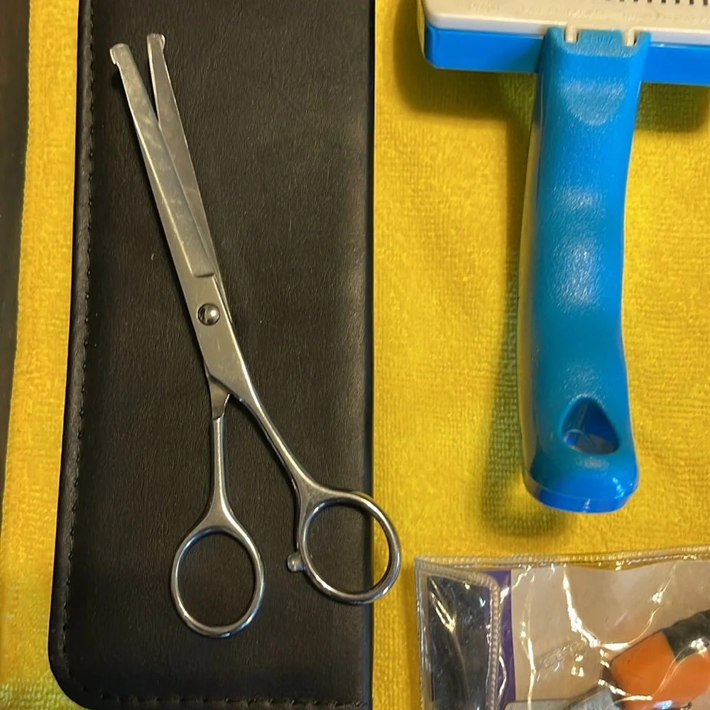 Pet grooming supplies